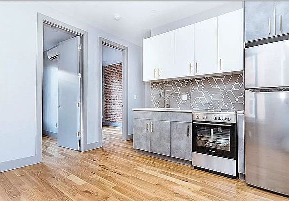 2nd image of 461 Saratoga Ave #4B