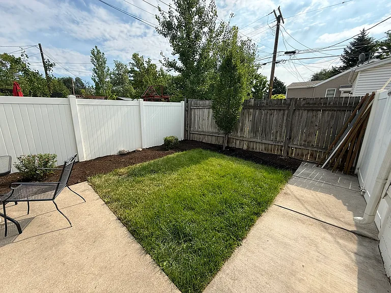 909 E Crandall Ave — Photo 19