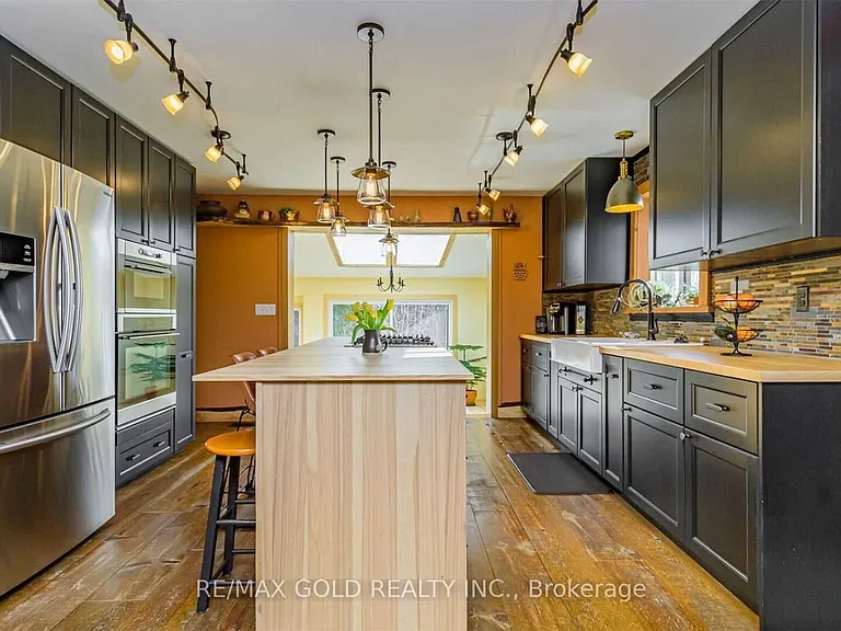 5135 Trafalgar Rd — Photo 7