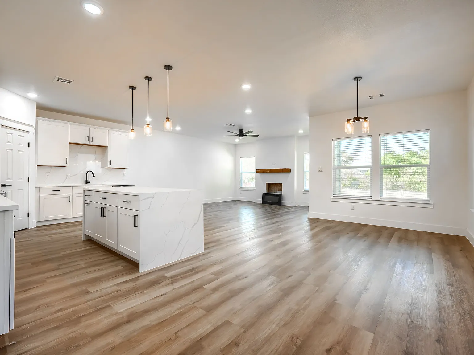 3 bed, 1700 sqft, $3,100 — Photo 4