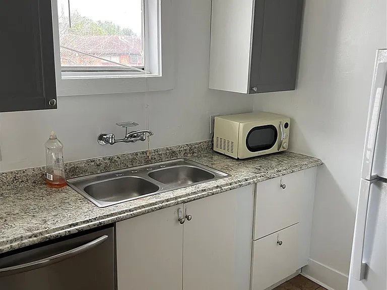 5105 Crawford St #2 — Photo 3