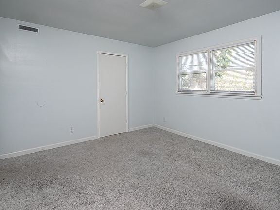 4th image of 210 E Catawba Ave APT 6