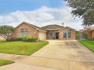 6902 Vineyard Dr, Corpus Christi, TX 78414