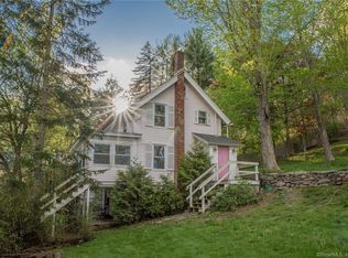 30 W Main St, Chester, CT 06412