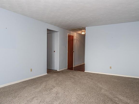 4th image of 6286 Leawood Dr
