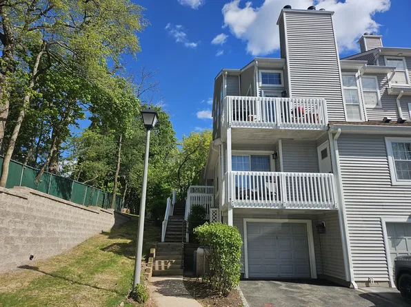 1 Markham Cir, Englewood, NJ 07631