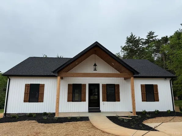 1218 Rainbow Forest Dr, Lynchburg, VA 24502