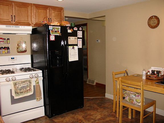 4th image of 311 Emmet St