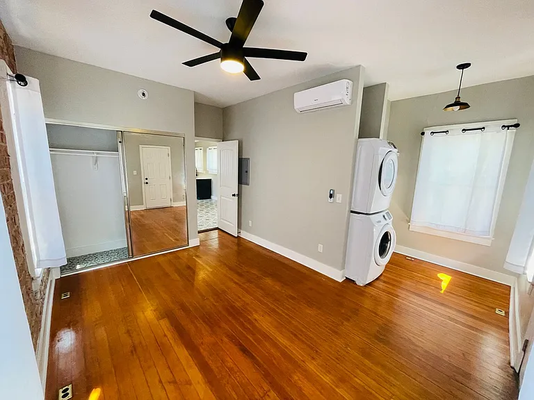 Coming Soon! 1 Bed / 1 Bath Cottage In U Of A Neighborhood! — Photo 6