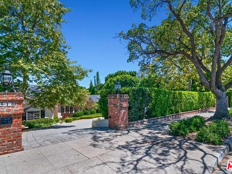 510 Toyopa Dr — Photo 2