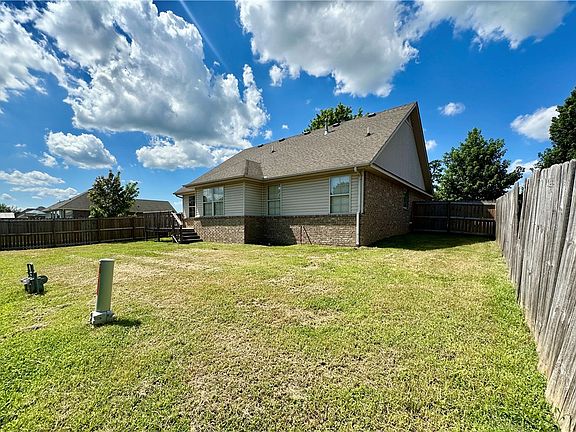 5th image of 3009 SW Waterleaf Ave
