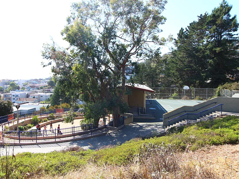 919 Teresita Blvd — Photo 36