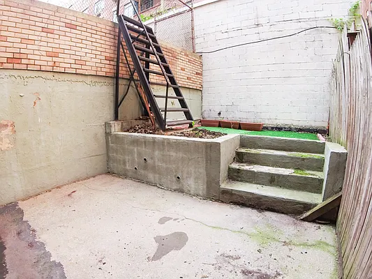 Rented by Urban Real Estate Inc | media 10