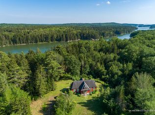 802 Back Cove Rd, Waldoboro, ME 04572