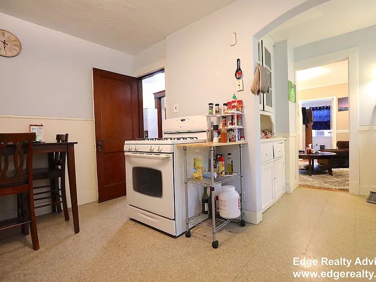 116 Nonantum St — Photo 6