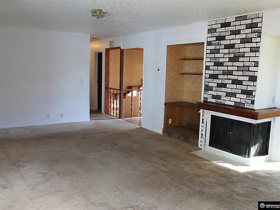 3rd image of 1110 McDougall Dr