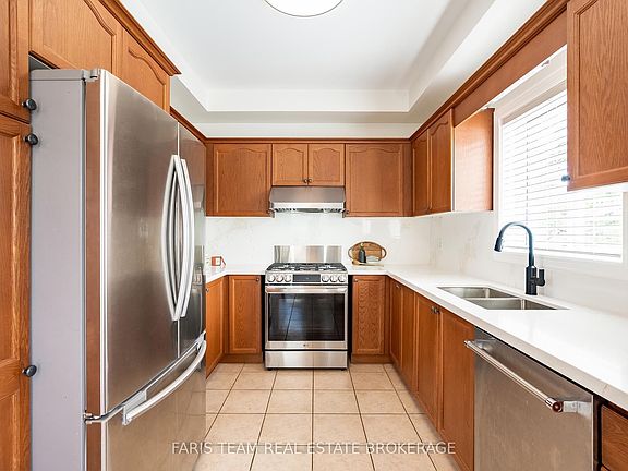 4th image of 1948 Emerald Ct