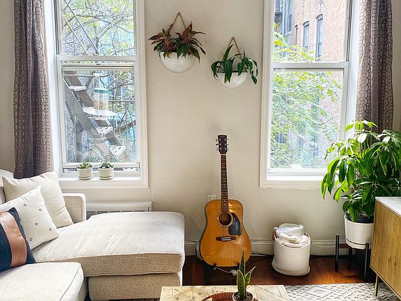 3rd image of 406 W 46th St APT 4C