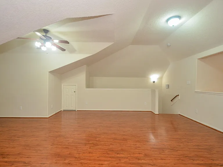 8111 Emperors Pass — Photo 3