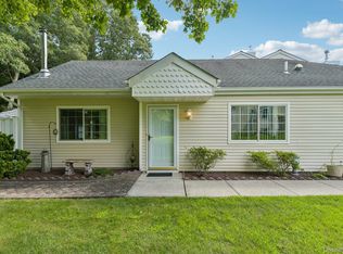 127 Farm House Court, Manorville, NY 11949