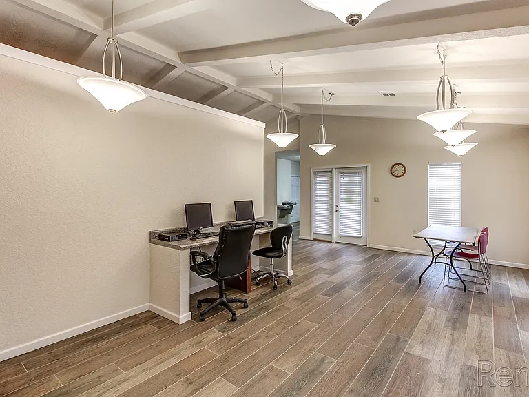 Hidden Valley Apartments — Photo 20