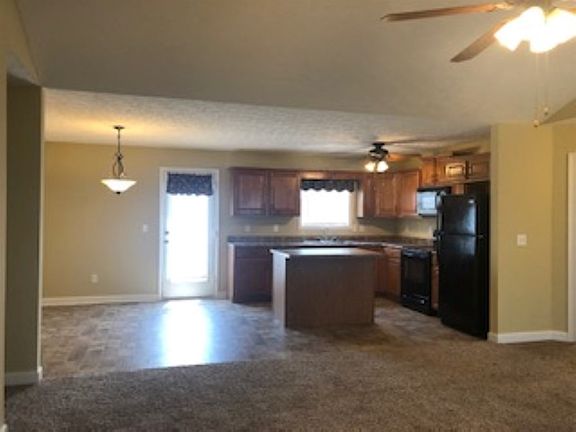 3rd image of 1451 Quebec Way
