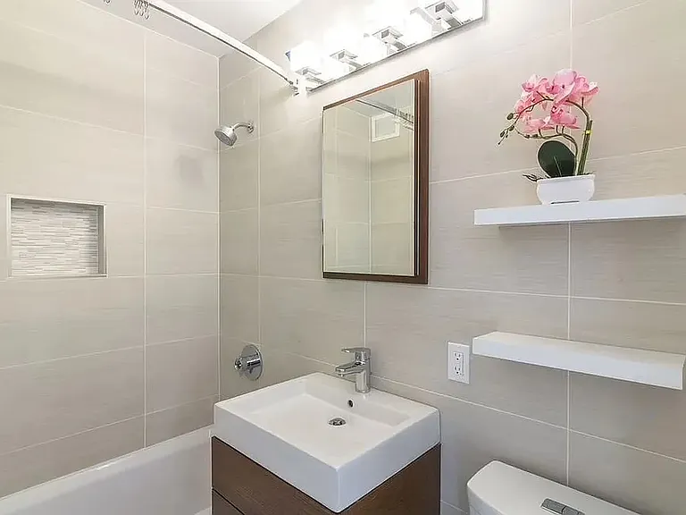 300 E 33rd St #7P — Photo 6