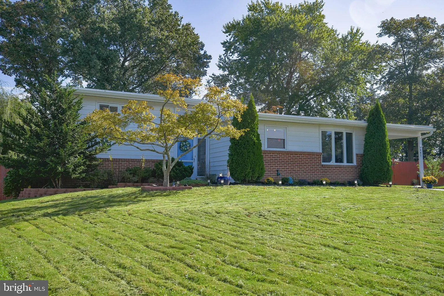 407 Florence Ave photo 1