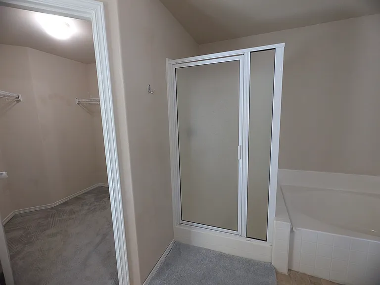 38 Dr SE — Photo 13