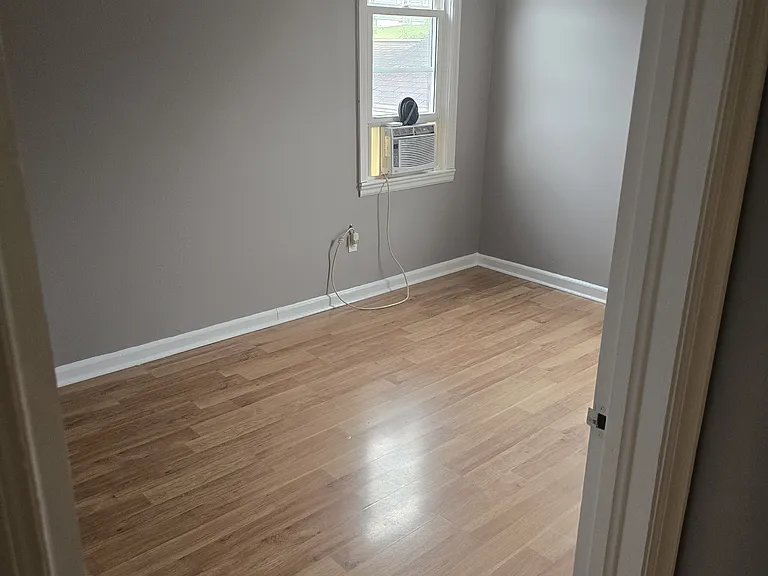 1216 E Main St #1/2 — Photo 8