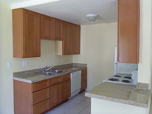3rd image of 711 W Lincoln Ave APT 13