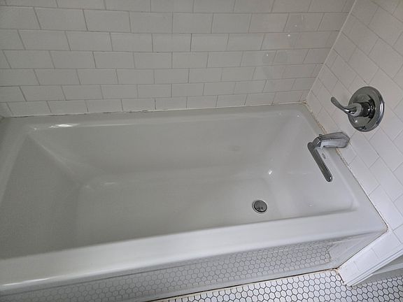 5th image of 1011 NW 20th St #2