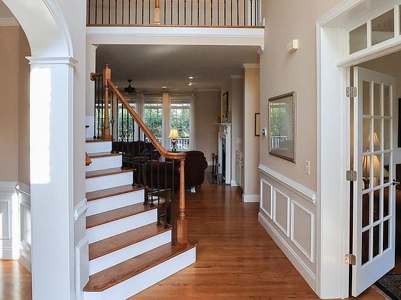 3rd image of 4315 Branchwood Dr