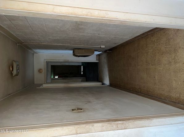 jackson-mississippi-440881252 picture