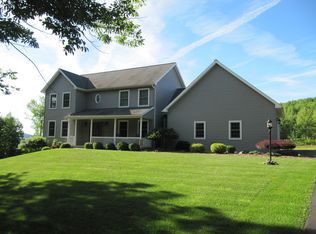 824 Shale Dr, Endicott, NY 13760
