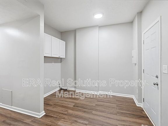 5th image of 170 S Highland Ave