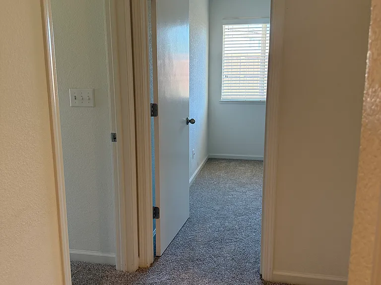 1572 Minories Dr — Photo 7