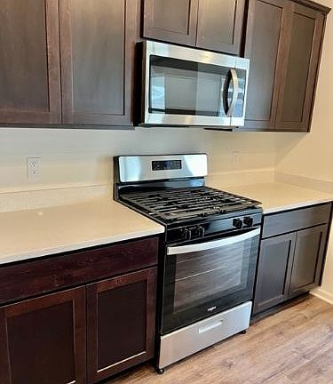 5th image of 7656 W 105th Pl