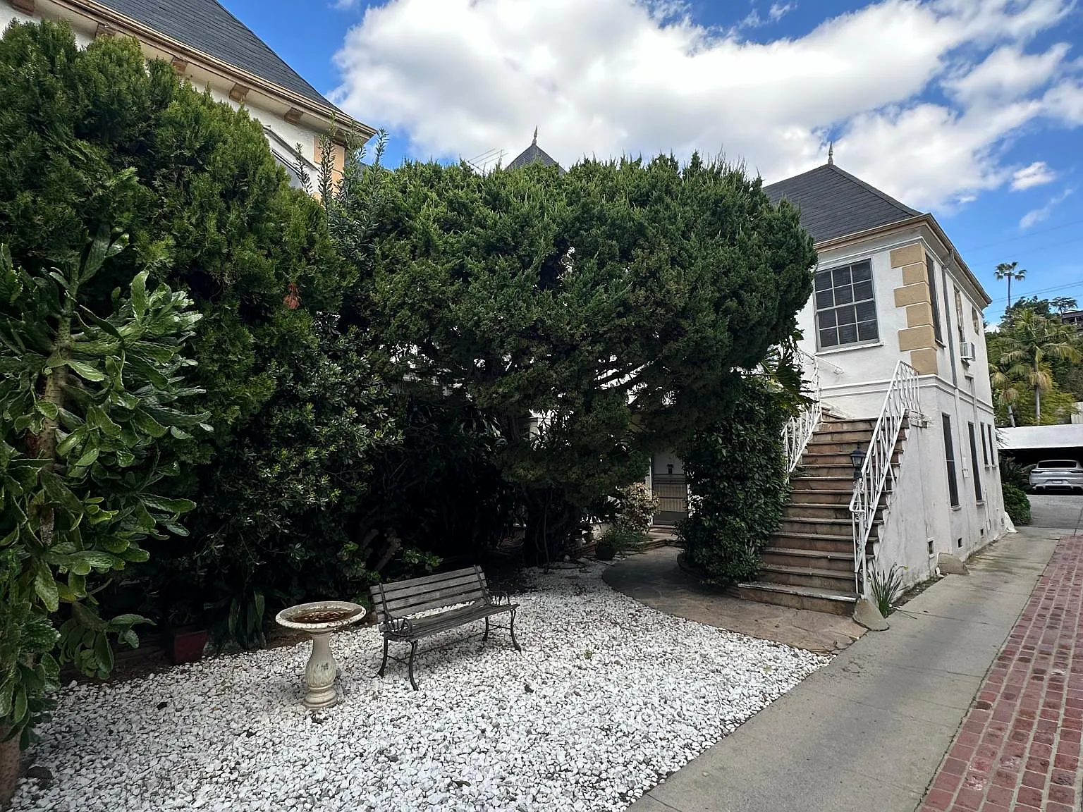 1 bed, 800 sqft, $2,400 — Photo 2