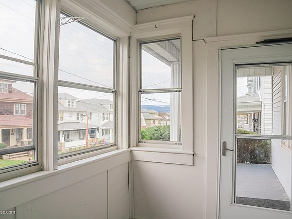 2nd image of 1169 W Elm St #1
