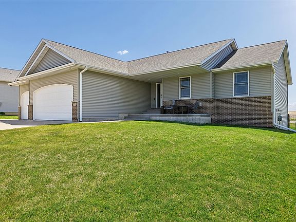 3rd image of 612 Deer Ridge Dr