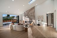 photo property thumbnail