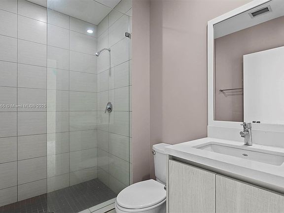 3rd image of 2453 NE 135th St