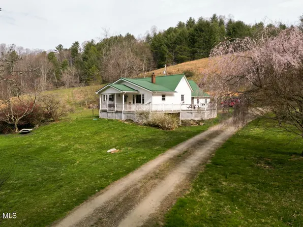 1563 Stage Rd, Mountain City, TN 37683