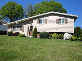 1164 Giesse Dr, Mayfield Heights, OH 44124