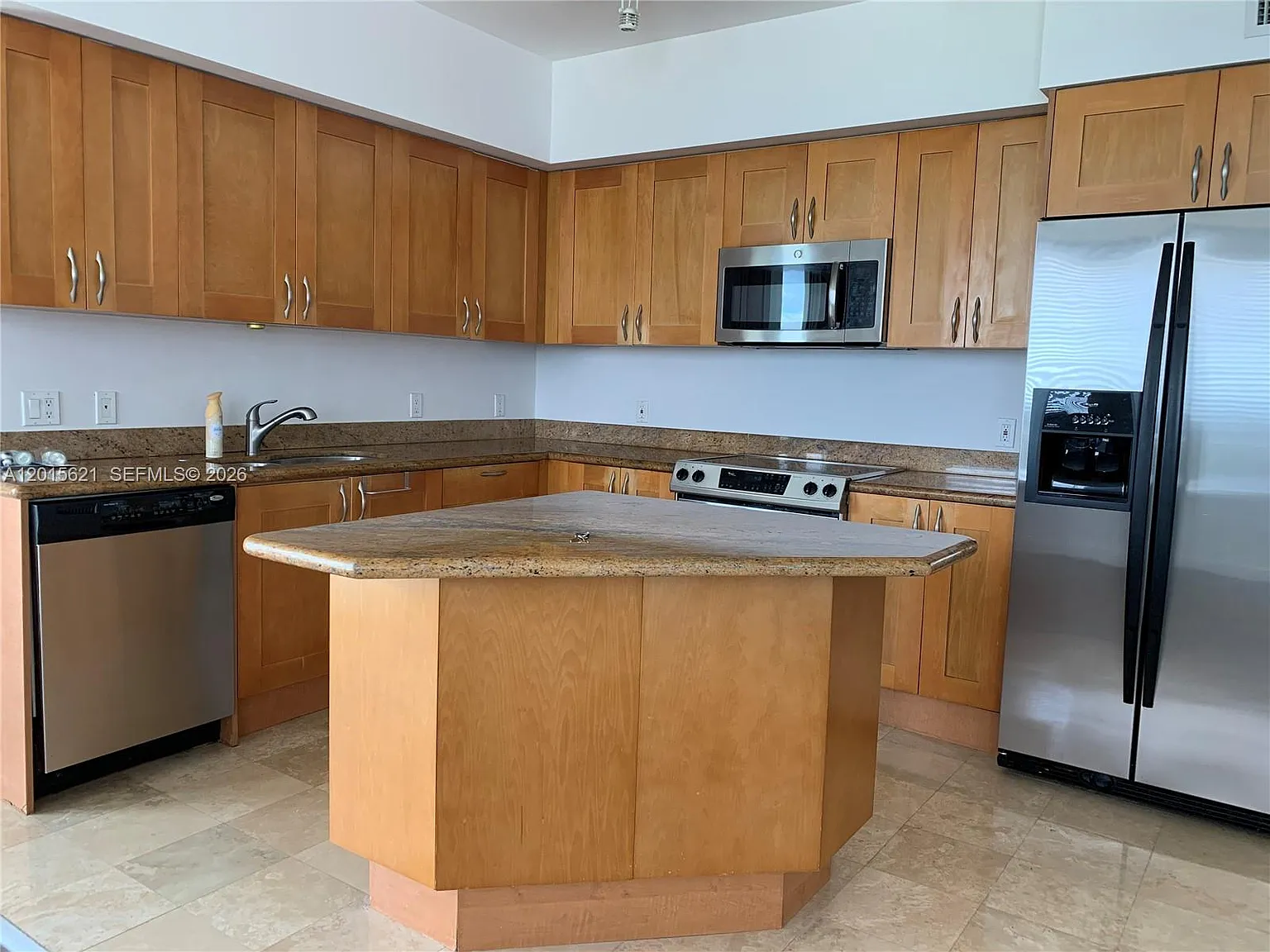 Duo Condo West — Photo 4