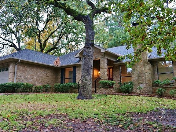 3rd image of 428 Hideaway Ln E