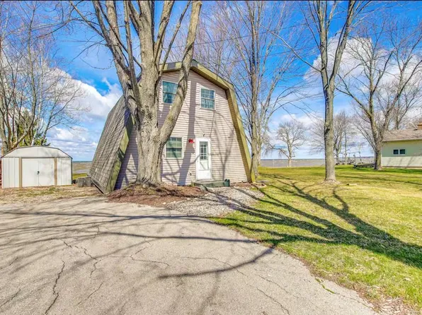 N9643 Bay Shore Ln, Luxemburg, WI 54217