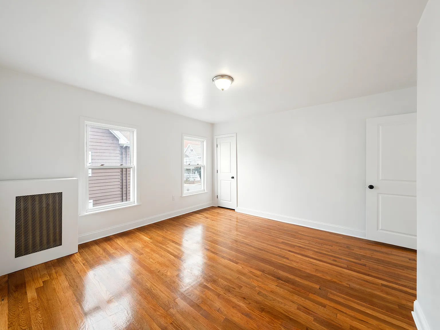5 bed, 1572 sqft, $4,500 — Photo 4