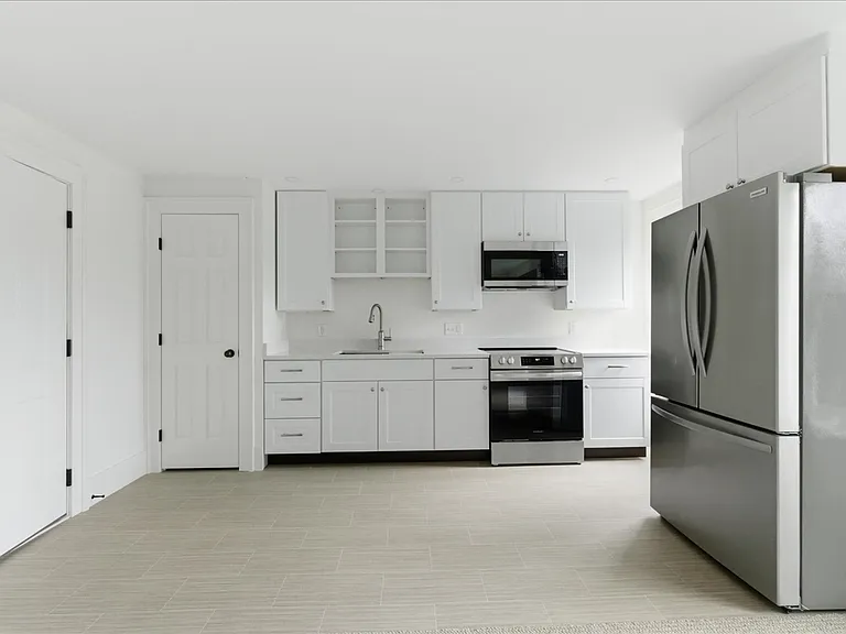 16 Central St #4 — Photo 11